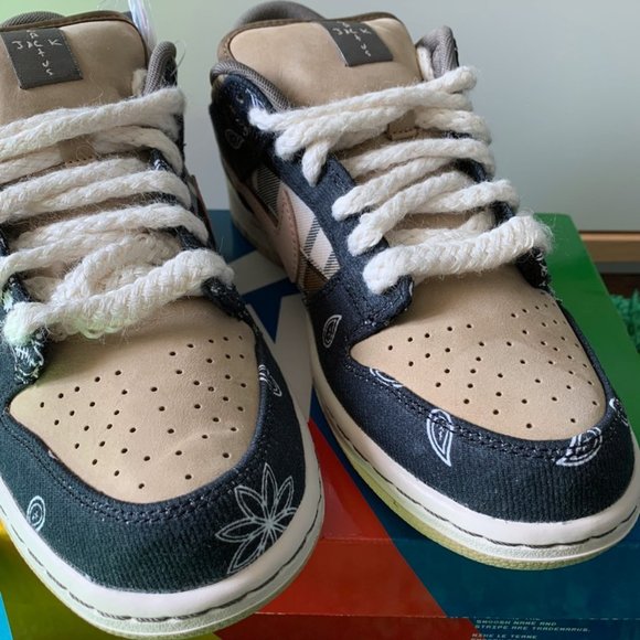 Nike SB Dunk Low Travis Scott - Picture 2 of 5